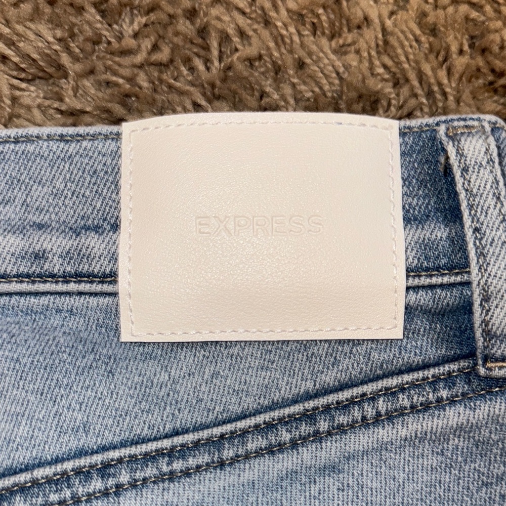 Express Women's Skyscraper Mid Rise Light Blue Jeans Size 4 - Picture 6 of 6